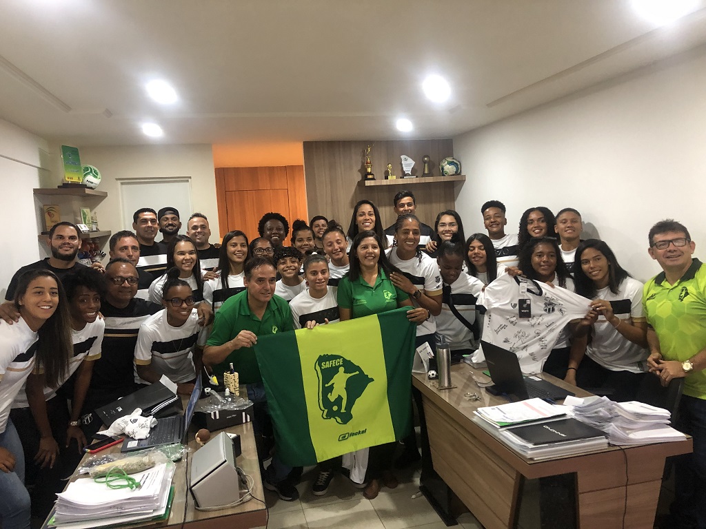 Fut. Feminino: Meninas do Vozão recebem homenagem no Sindicato dos Atletas de Futebol do Ceará