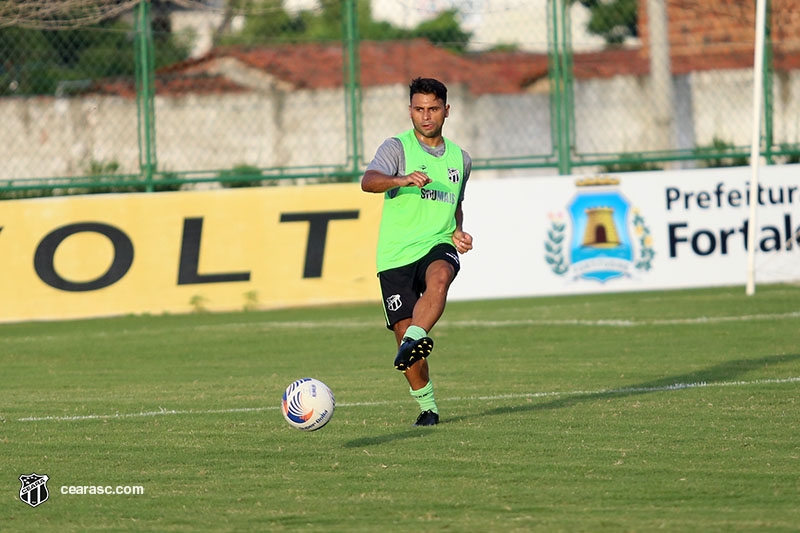 Quinta-feira foi de treino técnico e coletivo no Estádio Vovozão