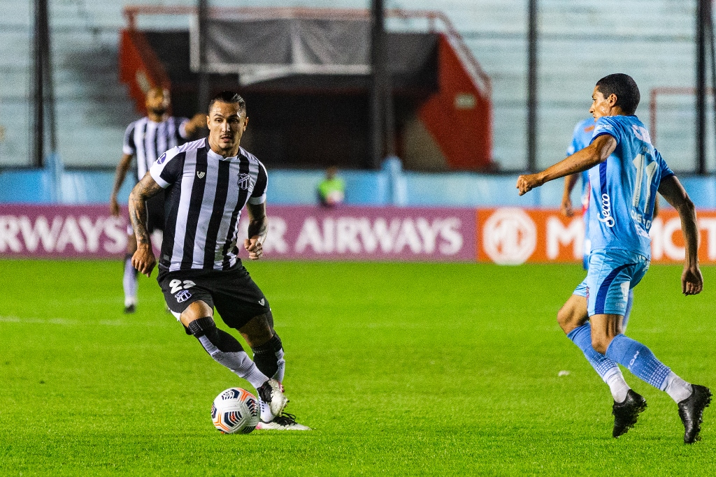Melhor em campo nos três últimos jogos do Vozão, meia Vina soma cinco participações em gols, nas últimas cinco partidas
