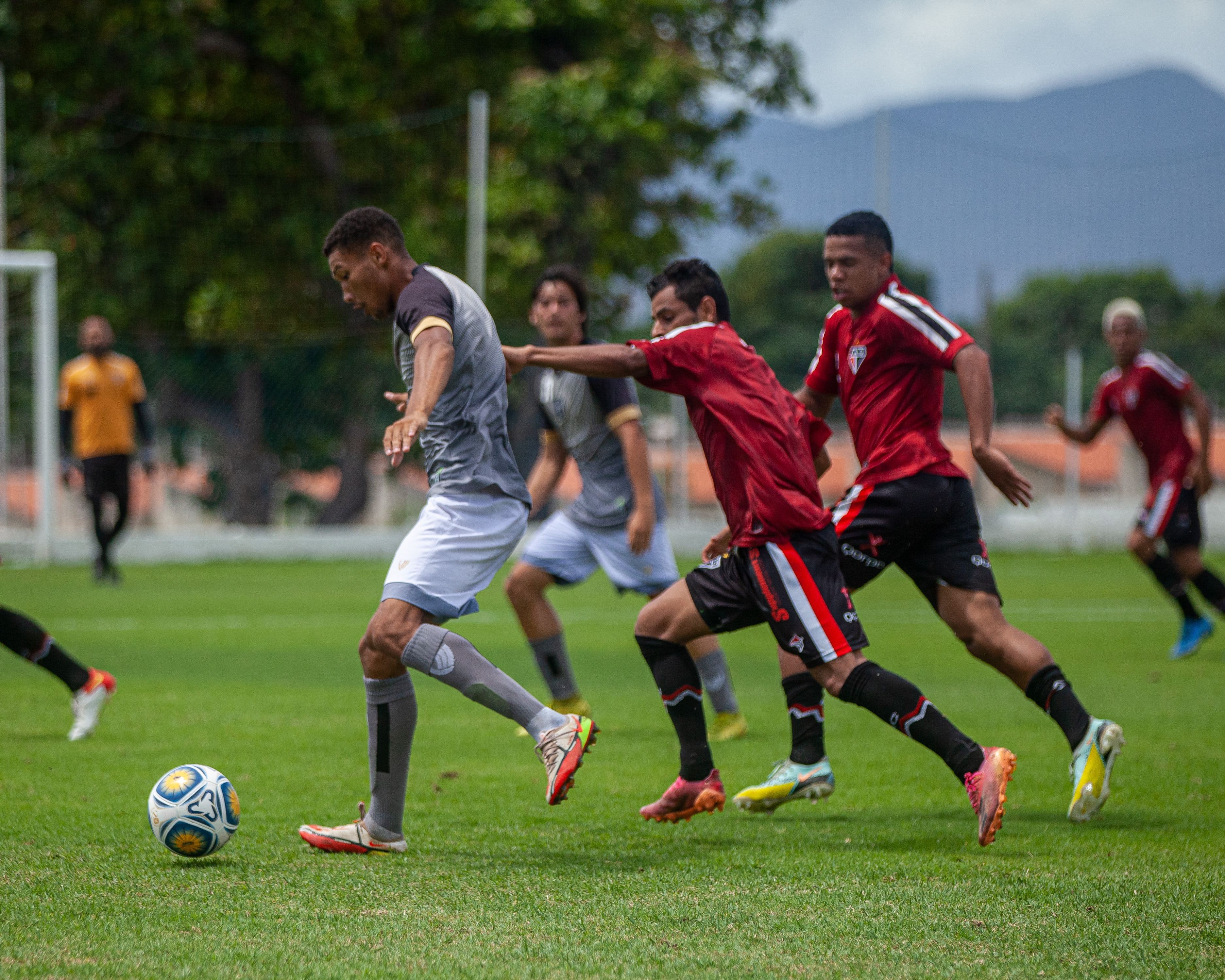 Sub-20: Ceará recebeu a equipe do Ferroviário em jogo-treino