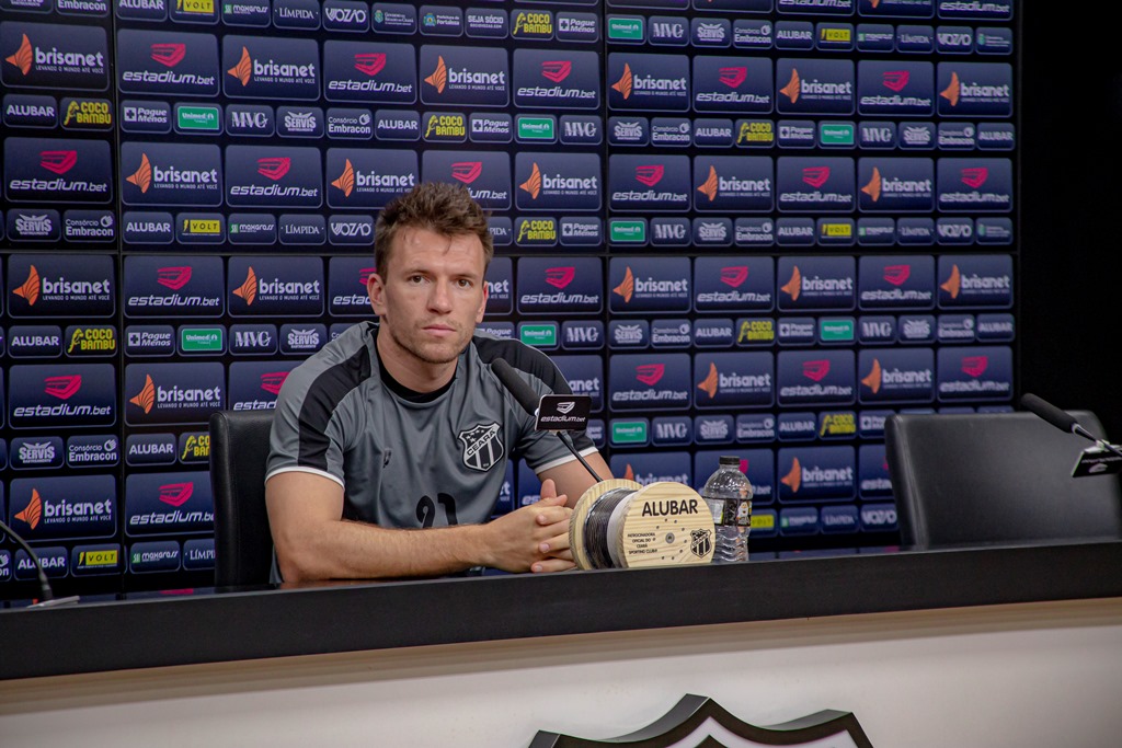 Em coletiva pré-jogo, Brock afirma: “A gente vem se preparando para minimizar os erros e fazer um bom jogo, tendo cara de Ceará”