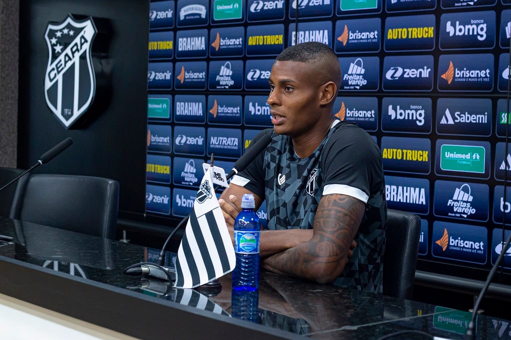 Em coletiva de imprensa, Cléber avalia: “Esses 10 jogos de invencibilidade representam muita coisa para o elenco”