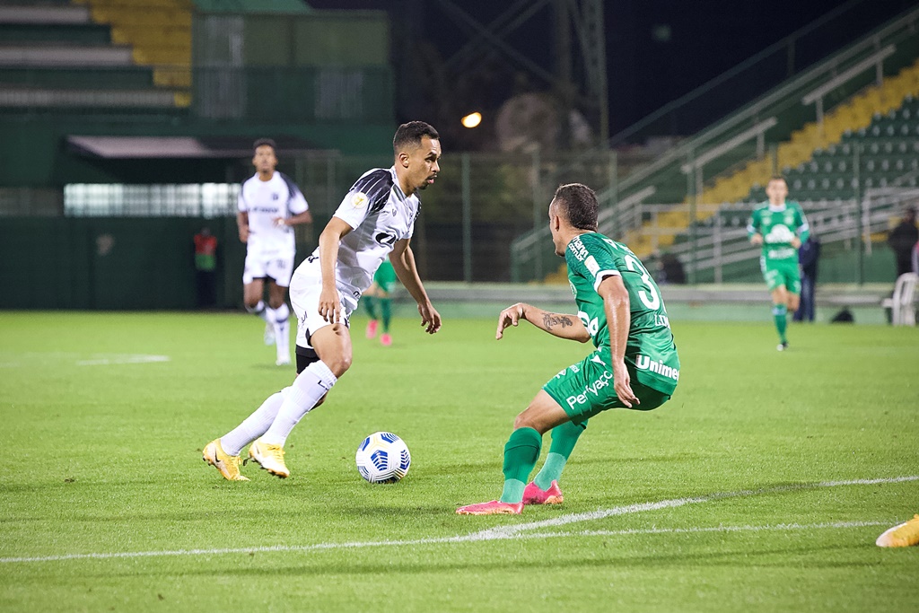 Série A: Fora de casa, Ceará joga melhor, mas fica no empate com a Chapecoense