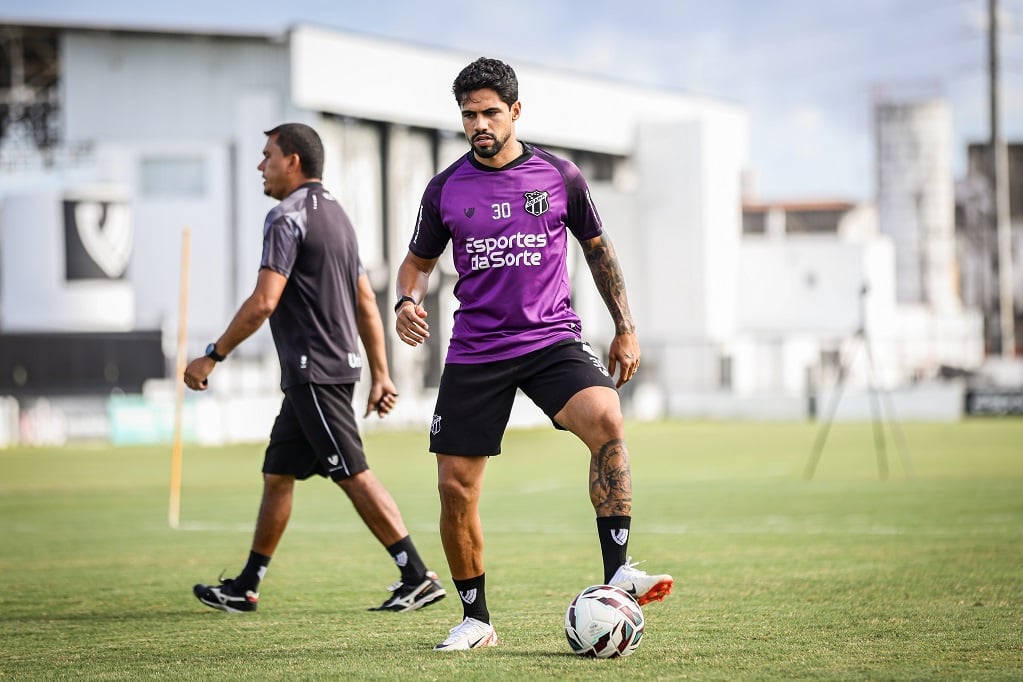 Bryan Borges fala sobre sua chegada ao Time do Povo e a motivação de vestir a camisa alvinegra: “Expectativa lá em cima”