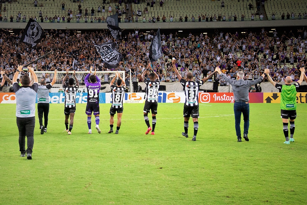 Em coletiva pós-jogo, Tiago Nunes agradece e enaltece apoio do torcedor alvinegro na busca da vitória
