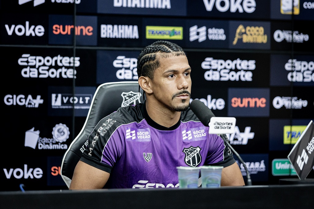 Fernando Sobral prega união de forças para o duelo diante do Flamengo pelo Brasileirão: “Devemos ter muita disposição”