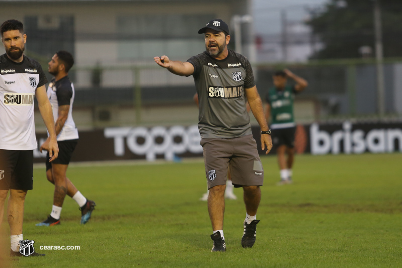 Enderson Moreira: “Estão todos preparados e treinados para a partida”
