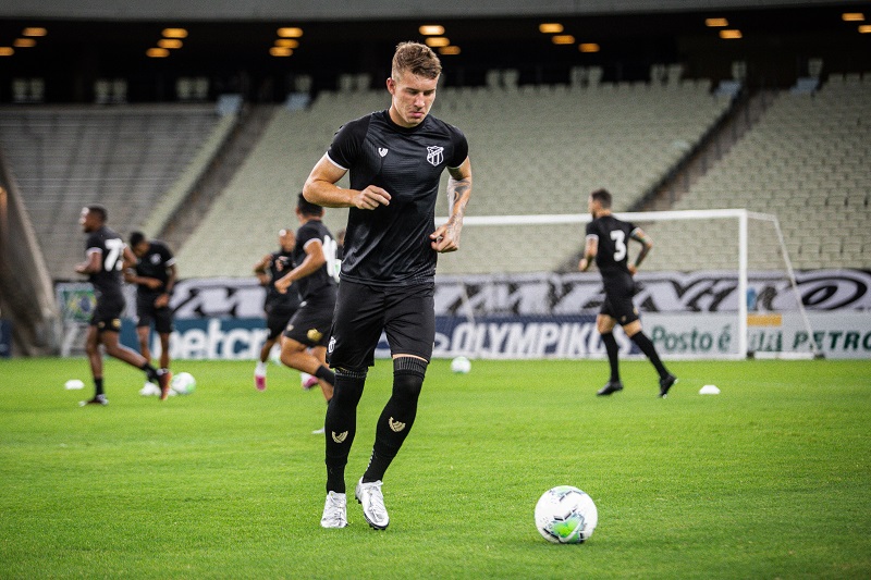 Charles: “Agora é um jogo diferente primeiro turno, mas nós estamos preparados para ir em busca do resultado positivo”