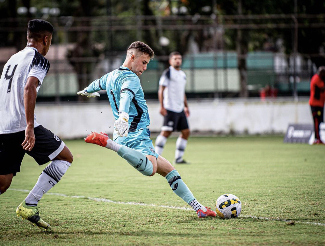 Conheça a trajetória de Lucas Gualdessi, goleiro do sub-20 e que pode atuar na Copinha