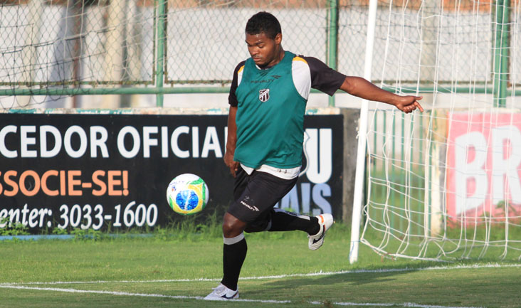 Pensando na Série B, Ceará acerta com meia-atacante Nikão