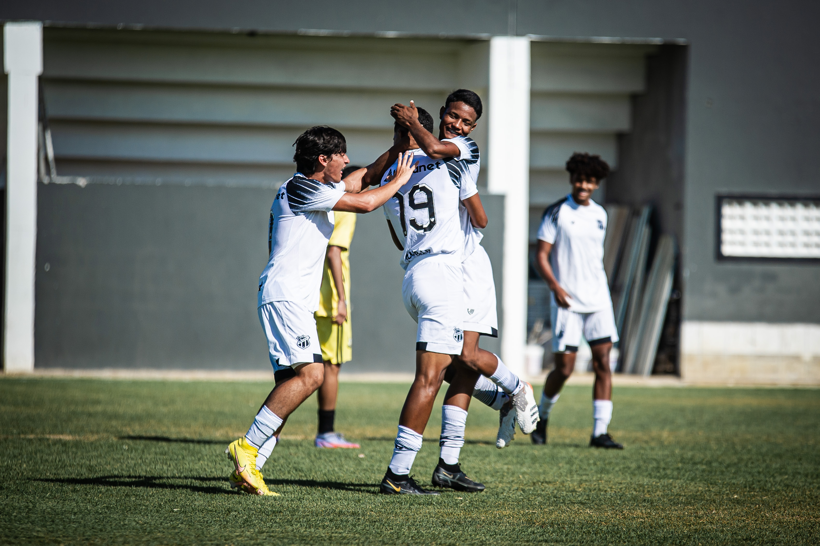 Sub-17: Vozão vence Ouro Negro e garante vaga nas semifinais da Copa Seromo