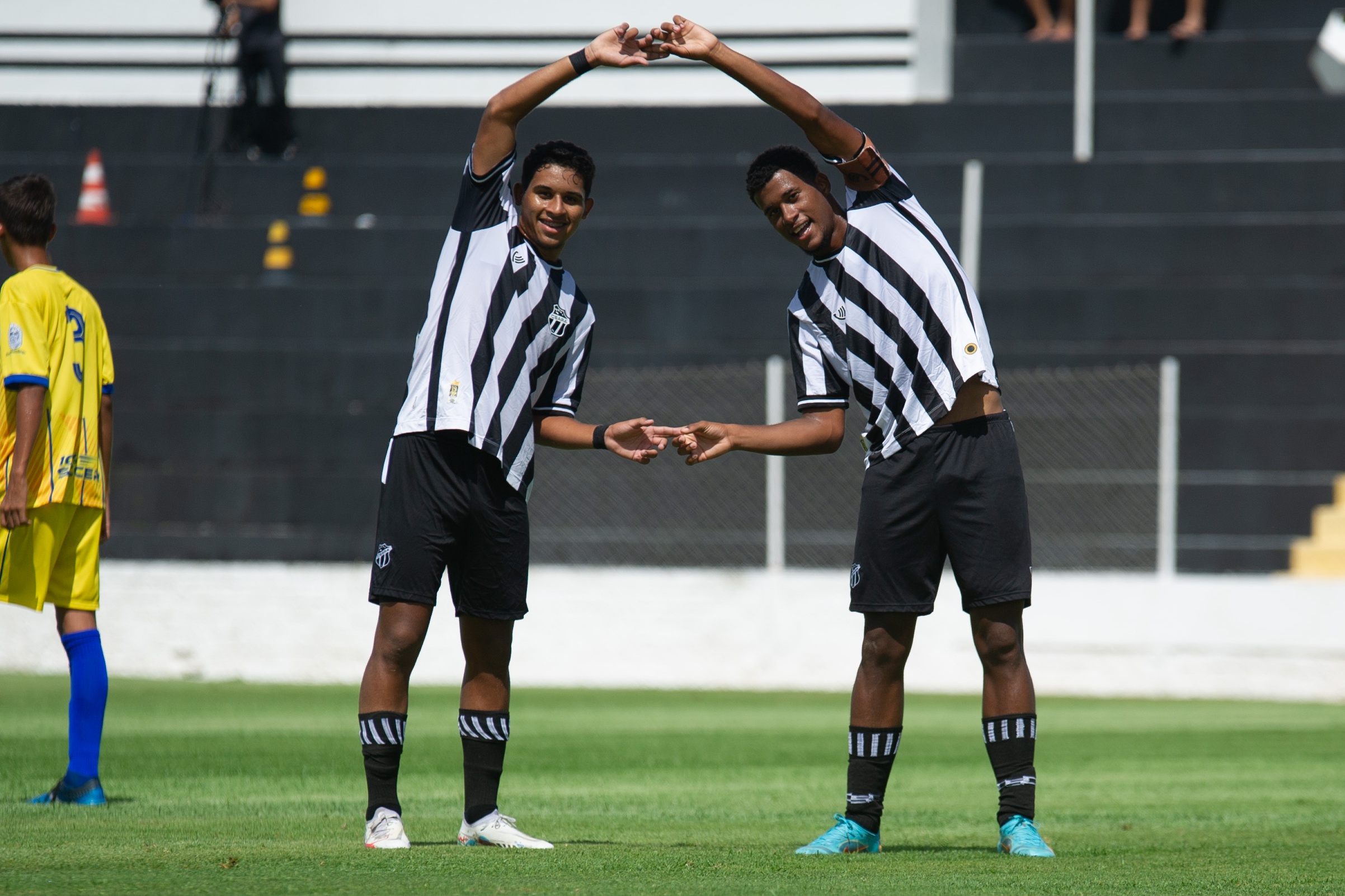 Sub-17: Vozão goleia Juazeiro/CE e segue na liderança do Campeonato Cearense