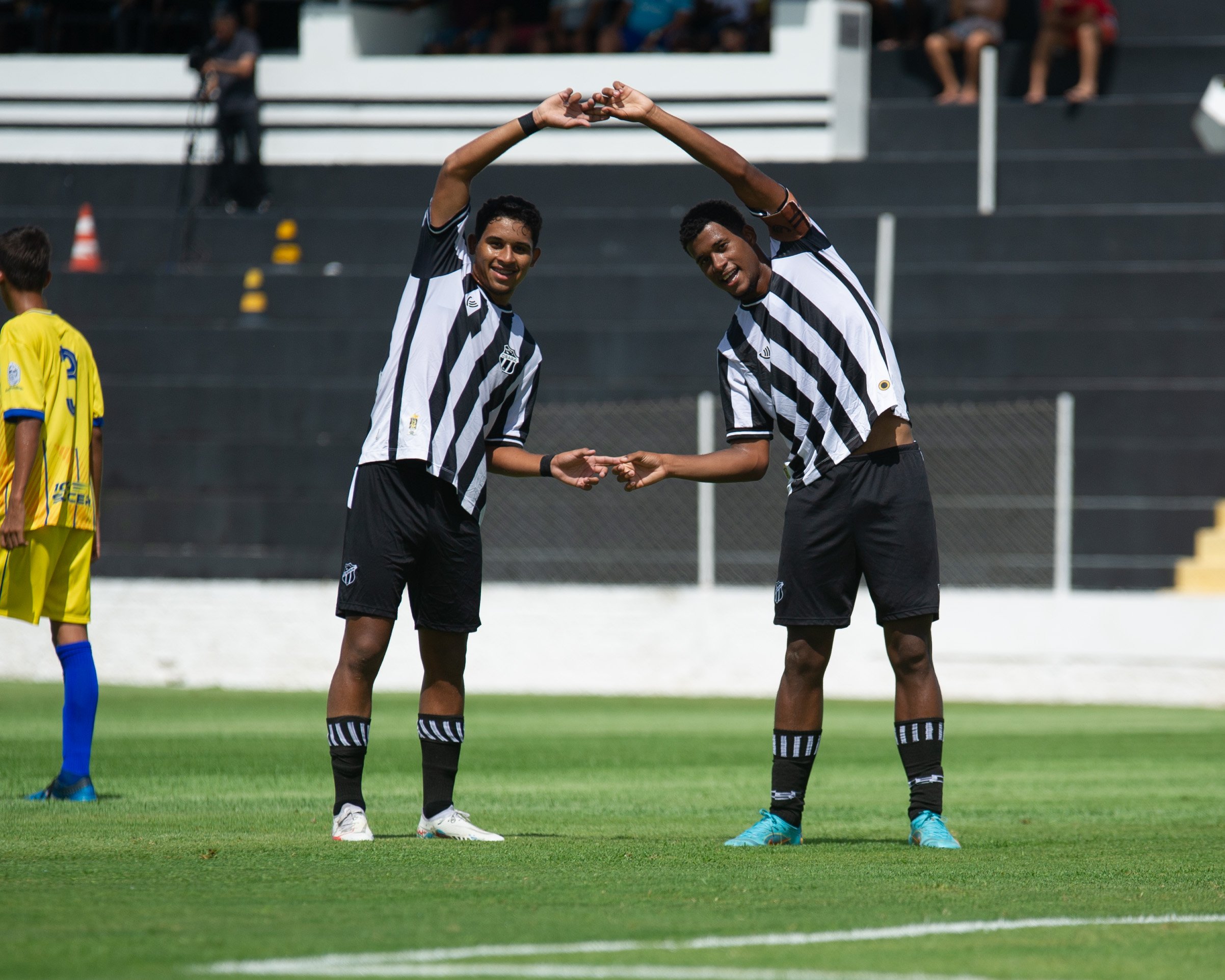 Sub-17: Vozão goleia Juazeiro/CE e segue na liderança do Campeonato Cearense