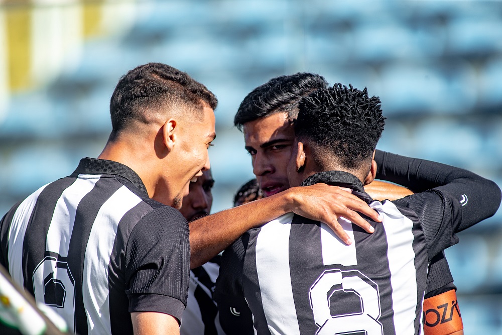 Base: Ceará vence Clássico-Rei e assume a liderança do Campeonato Cearense Sub-20