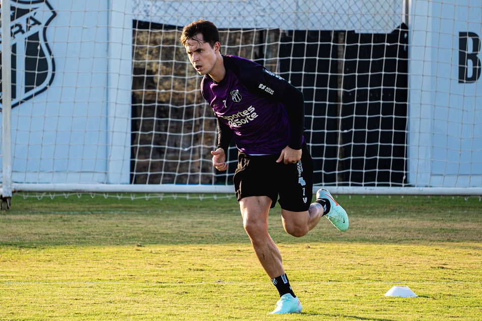 Três meses depois de lesão ligamentar no joelho direito, Vinicius Zanocelo inicia oficialmente trabalhos de transição
