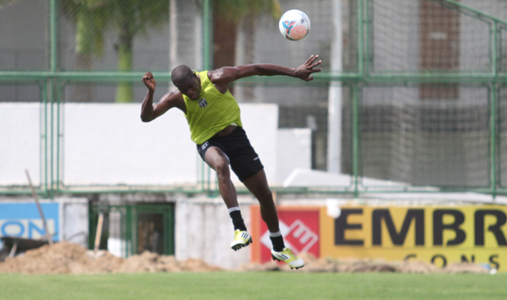 Antes de viajar, elenco encerrou a preparação para o jogo de amanhã