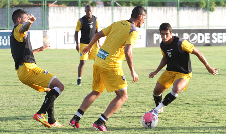 Alvinegros fazem trabalhos técnicos no Vovozão