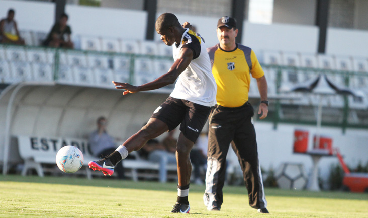 De olho no Clássico-Rei do fim de semana, Ceará se reapresentou