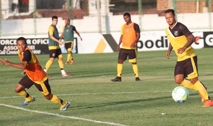 Elenco do Vozão teve uma segunda-feira bem movimentada