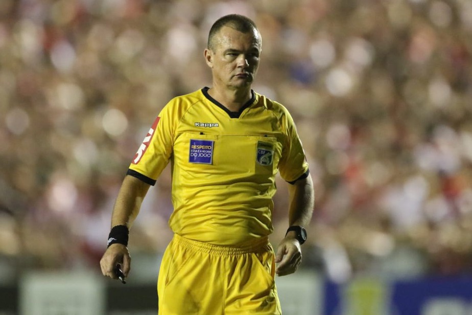 Leandro Pedro Vuaden apita Ceará x Atlético-MG pela sexta rodada do Brasileirão