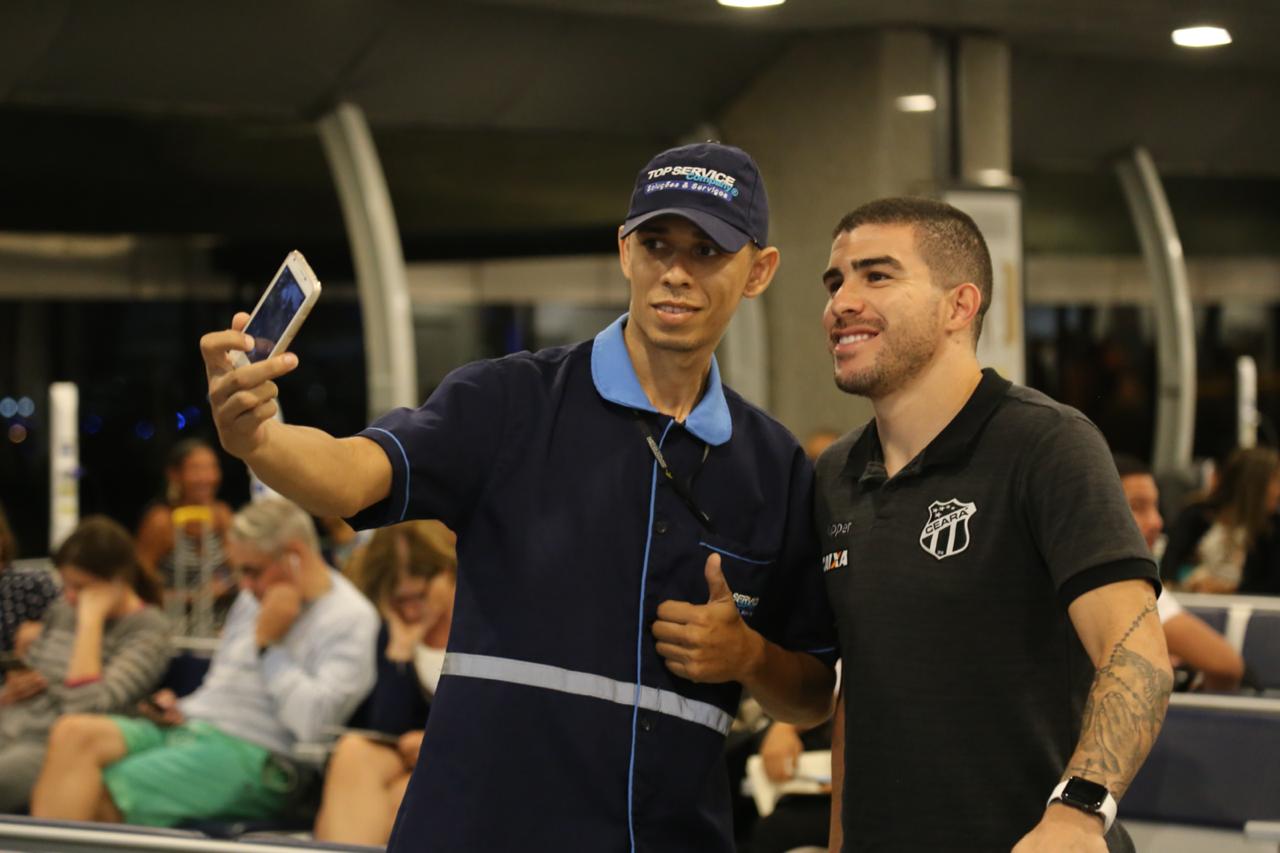 Após reapresentação em Porangabuçu, delegação alvinegra embarca para Salvador