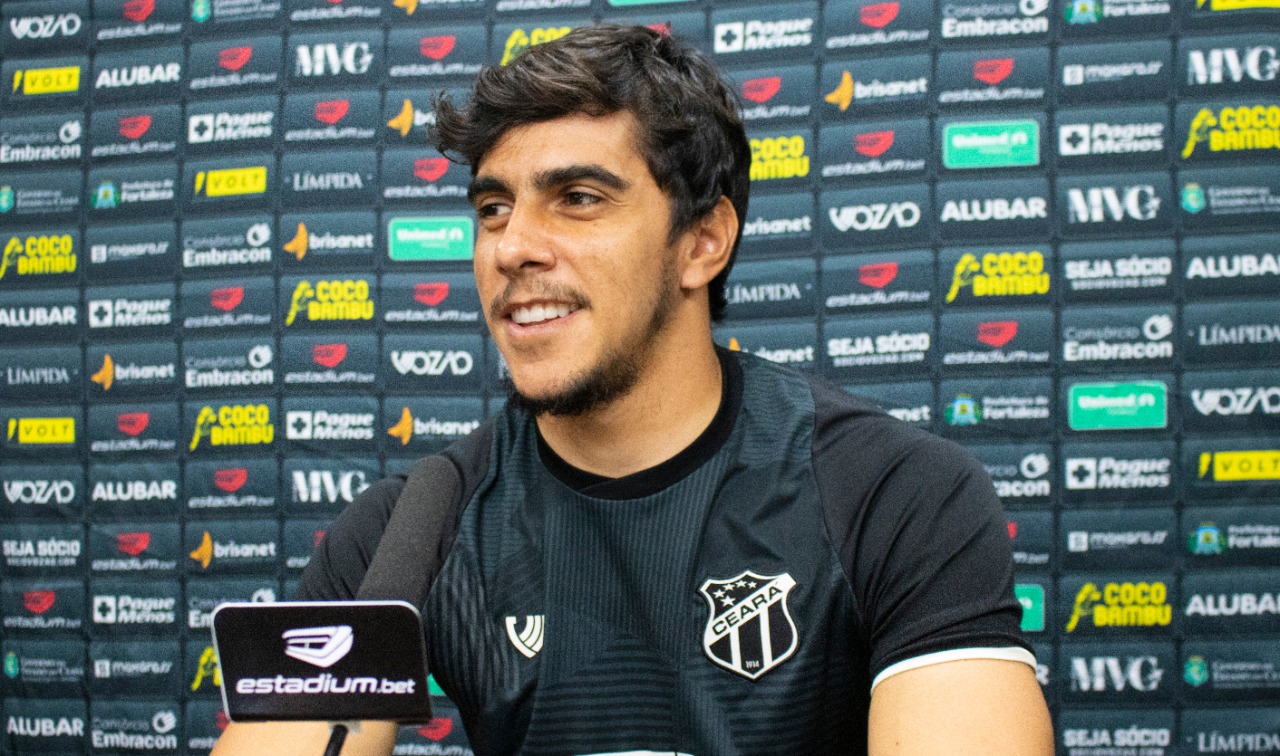 Em coletiva, Richard afirma: “Creio que vou crescer ainda mais com a camisa do Ceará, pois eu sei que tenho muito a conquistar"
