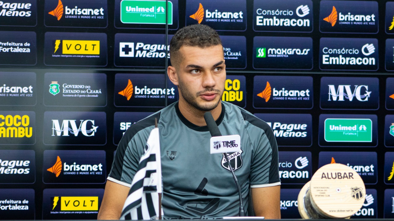 Em reapresentação, Pedro Naressi concede coletiva guiada e já projeta partida contra o Corinthians