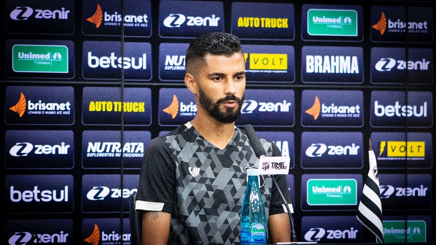 Em entrevista coletiva, Jorginho fala sobre seu gol contra o Grêmio e já visa o duelo na Copa do Brasil