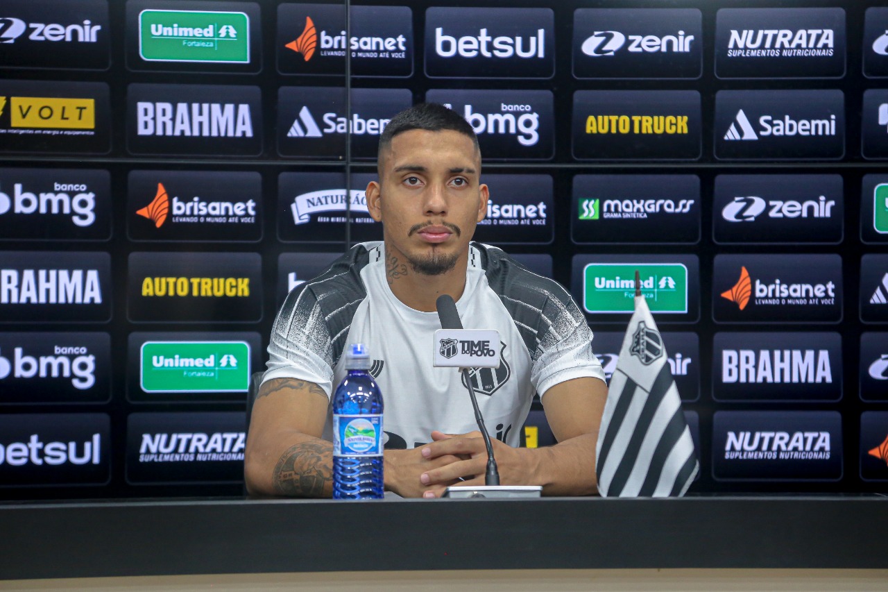 Atacante Hélio Borges é apresentado oficialmente: “Sonho em fazer história no Ceará”