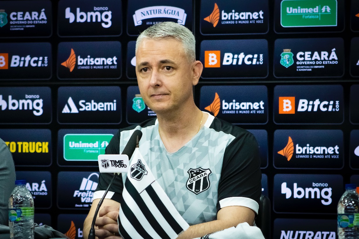 Após vitória sobre a Chapecoense, Tiago Nunes pontua evolução da equipe alvinegra