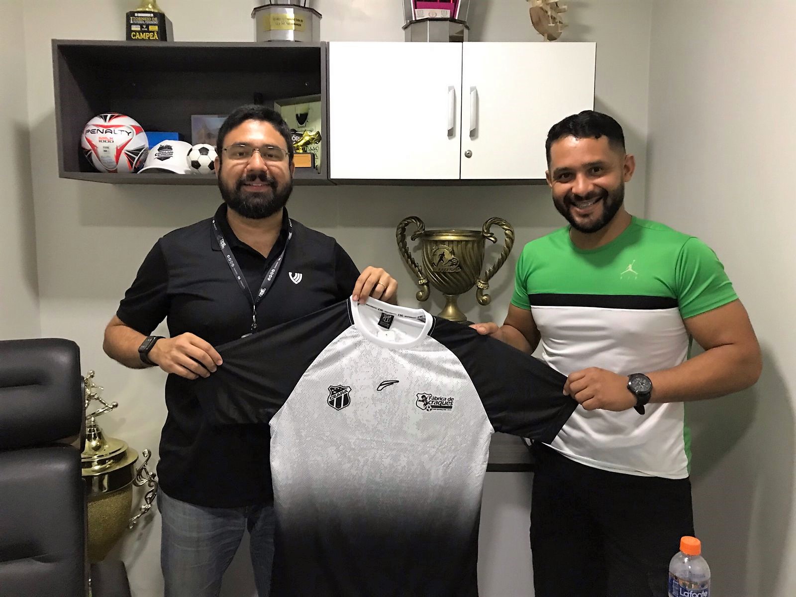 Fábrica de Craques: Alvinegro formaliza primeiro licenciado do projeto em Viçosa do Ceará