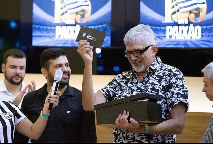 Notável Alvinegro: Falcão, comediante e ilustre torcedor, é agraciado pela honraria criada pelo Conselho Deliberativo