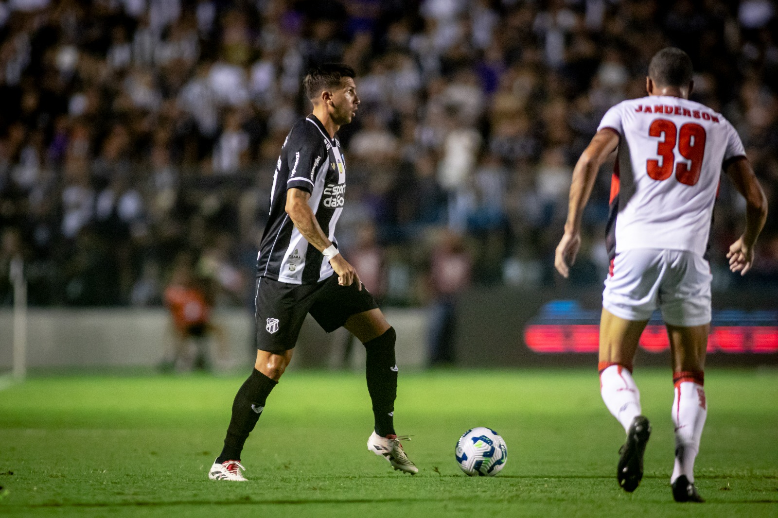 Líder em assistências, Mugni valoriza momento e cita resiliência do Ceará para vencer mais uma na Série A