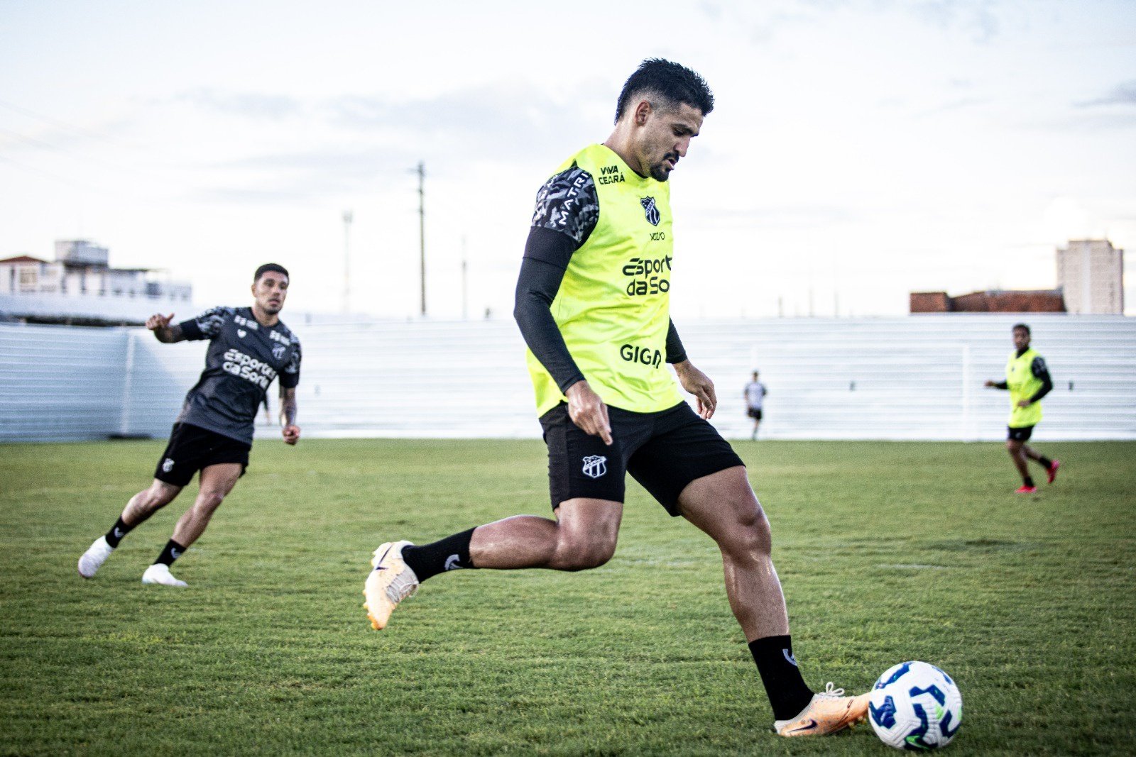 Em Porangabuçu, Ceará finaliza sua penúltima atividade para encarar o Santos