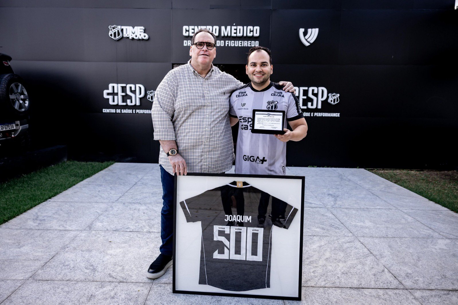 Médico do clube há 16 anos, Dr. Joaquim Garcia Filho é homenageado por alcançar 500 partidas pelo Ceará