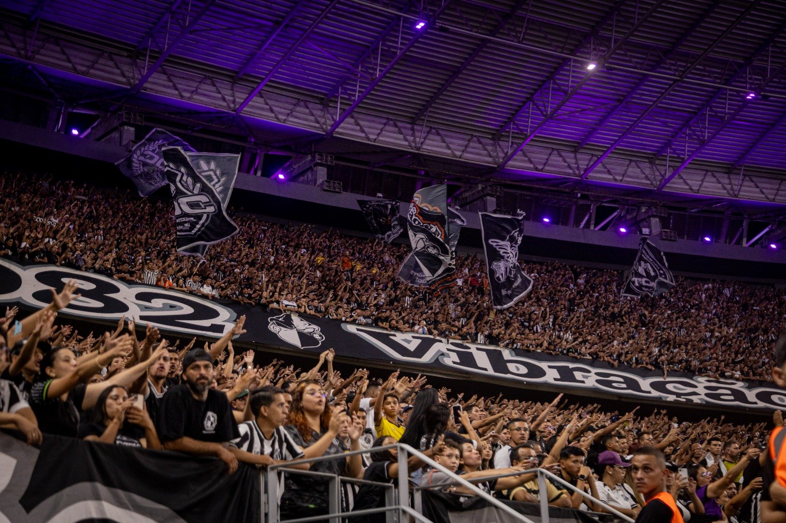 Com promoção, Ceará inicia venda de ingressos para duelo contra o RB Bragantino