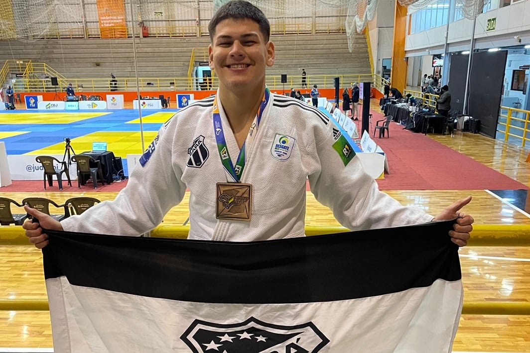 Representante do Ceará, Richarde de Oliveira conquista medalha de bronze no Brasileiro Júnior de Judô 2025