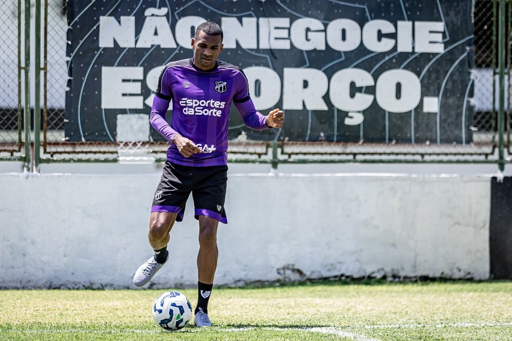 Já no segundo dia de trabalhos, elenco alvinegro fecha a preparação para encarar o Santos