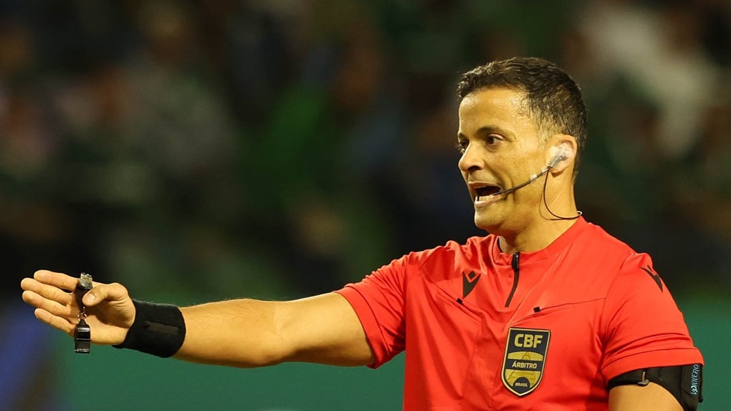 Sávio Pereira Sampaio (DF) apita Ceará x Cruzeiro pela 36ª rodada do Brasileirão