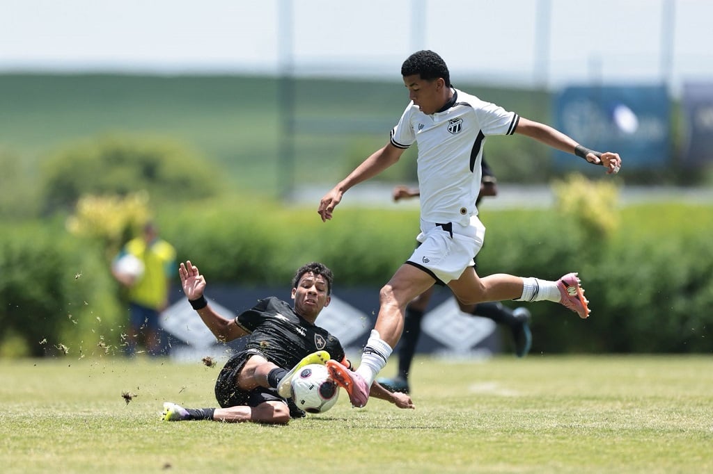 Sub-14: Ceará avança a semifinal da Série Prata da Copa Umbro ao vencer o Botafogo por 2 a 1
