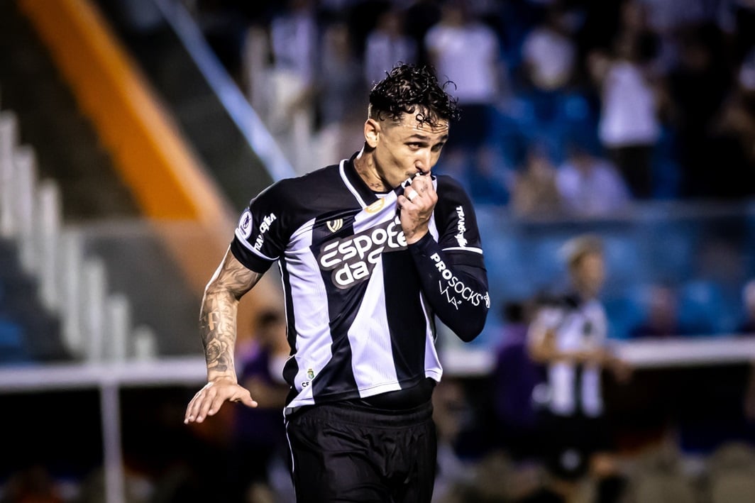 Vina se declara ao Ceará após marcar contra Maranguape e afirma: "É o começo de uma nova história"