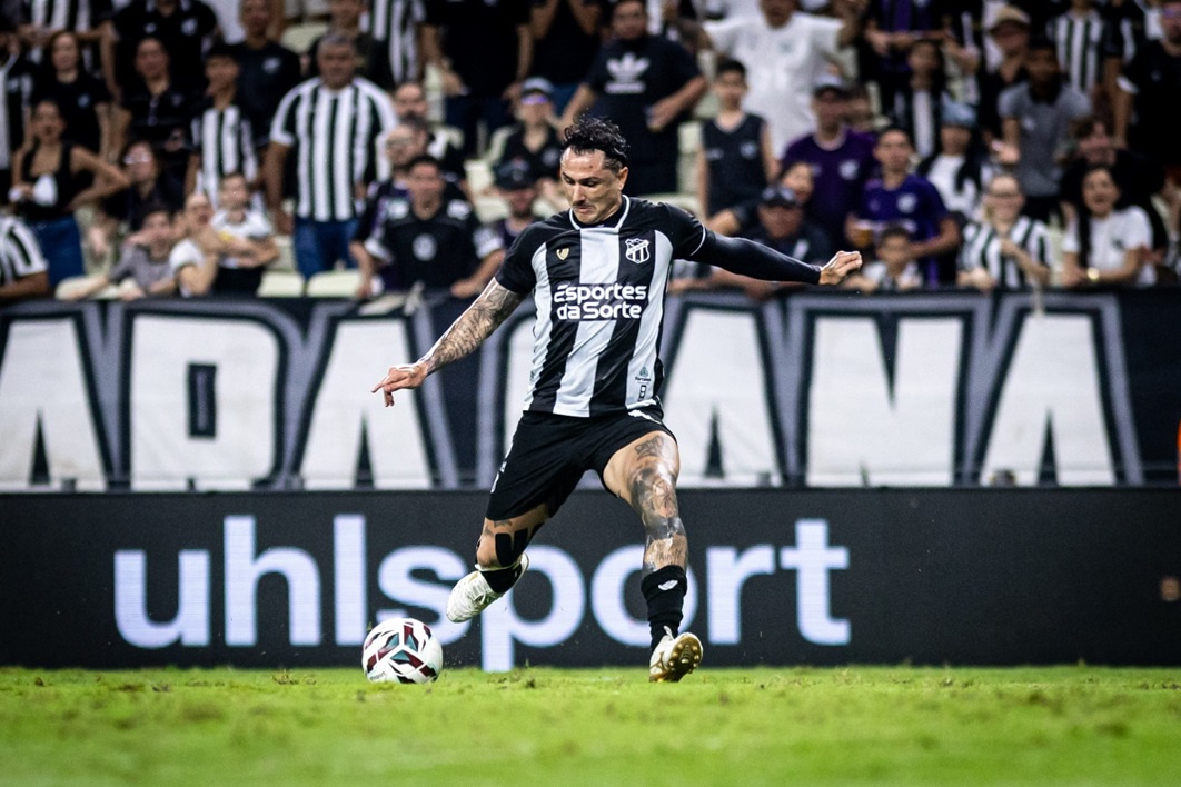 Após vitória, Vina exalta início do Ceará na Série B e destaca apoio da Nação: “Trazê-los cada vez mais para o nosso lado”