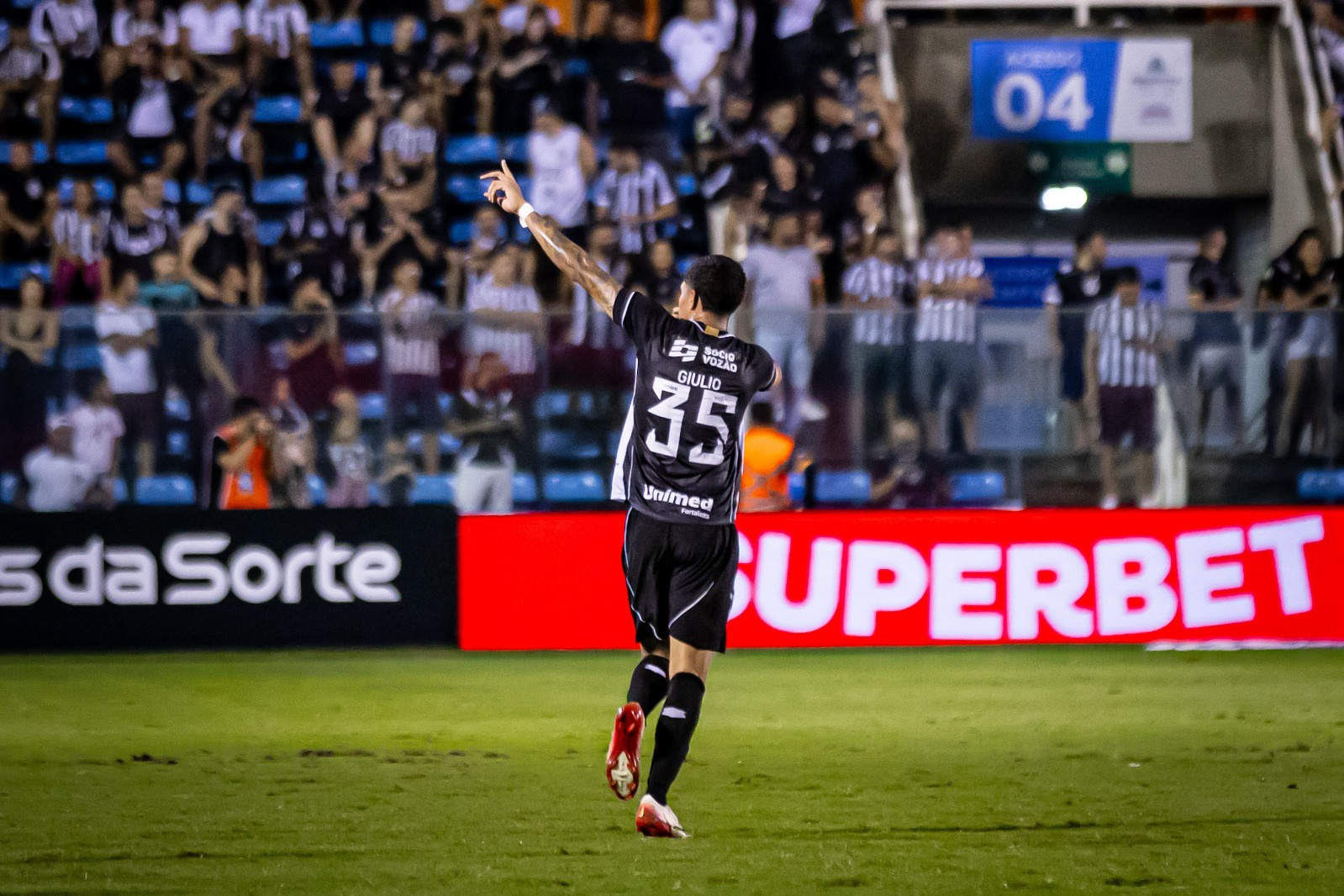 Giulio marca pela primeira vez como profissional e afirma: “Sentimento inexplicável”