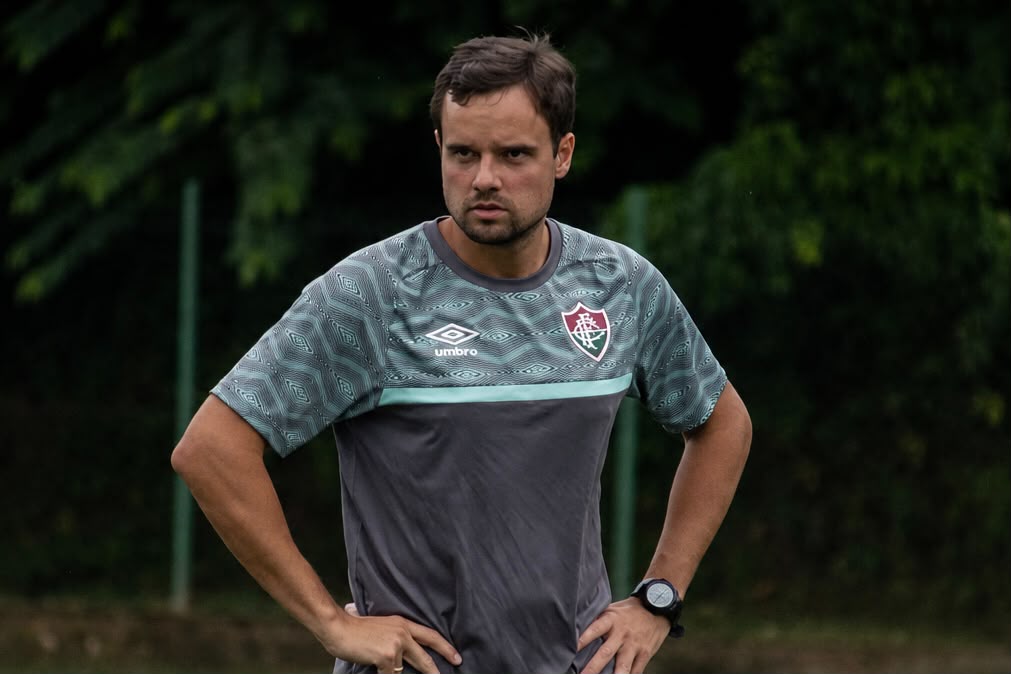 Ex-Fluminense e Bahia, Carlos Larocca é o novo auxiliar técnico do Sub-20