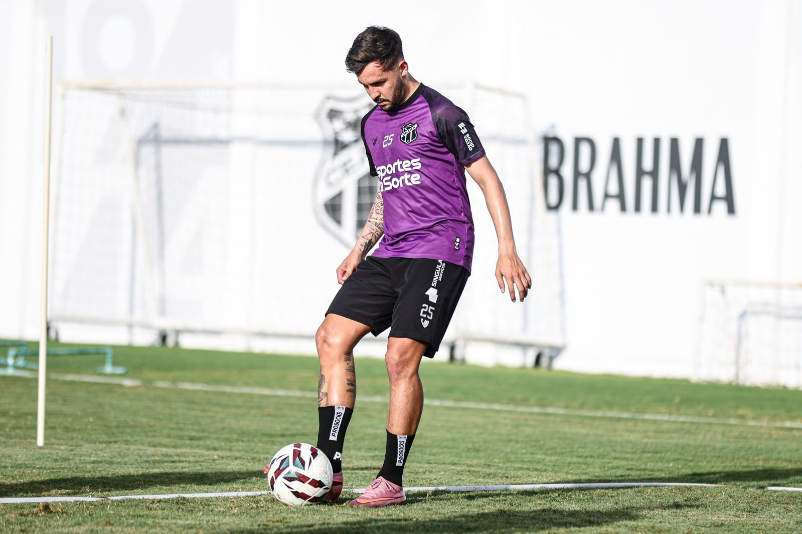 Quinto reforço anunciado, Giovanni Pavani celebra chegada ao Ceará e destaca objetivo: "Vim para ajudar"