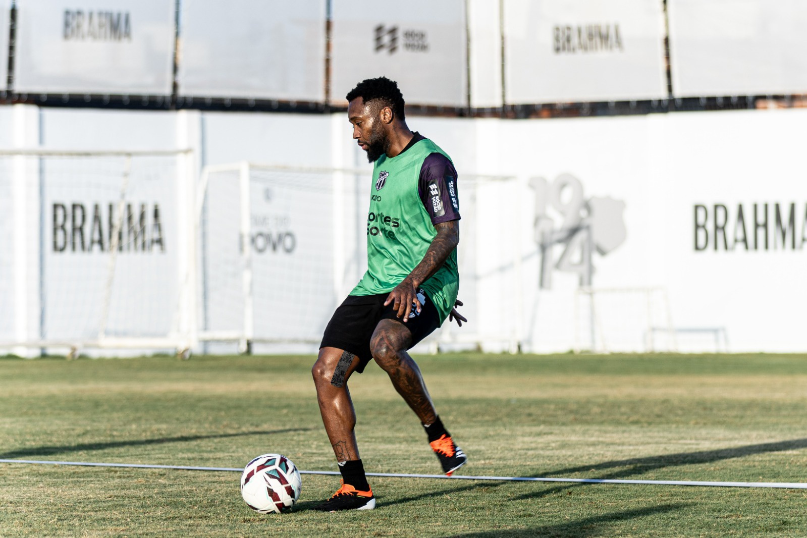 Recuperado de lesão muscular, Sávio inicia período de transição