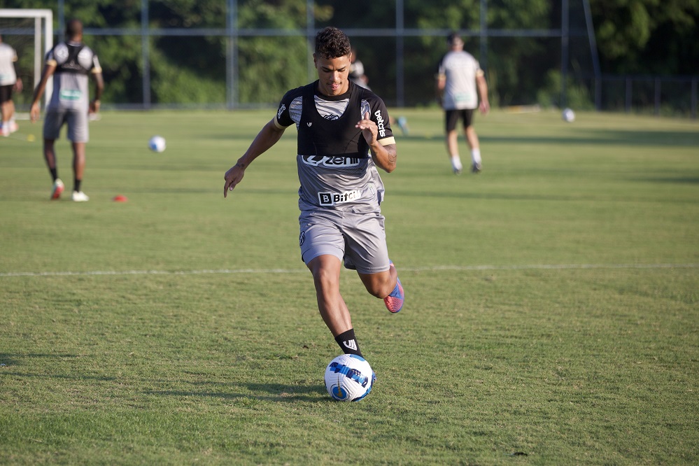 Geovane avalia jogo contra o RB Bragantino: “Jogo importante para as nossas pretensões no campeonato”
