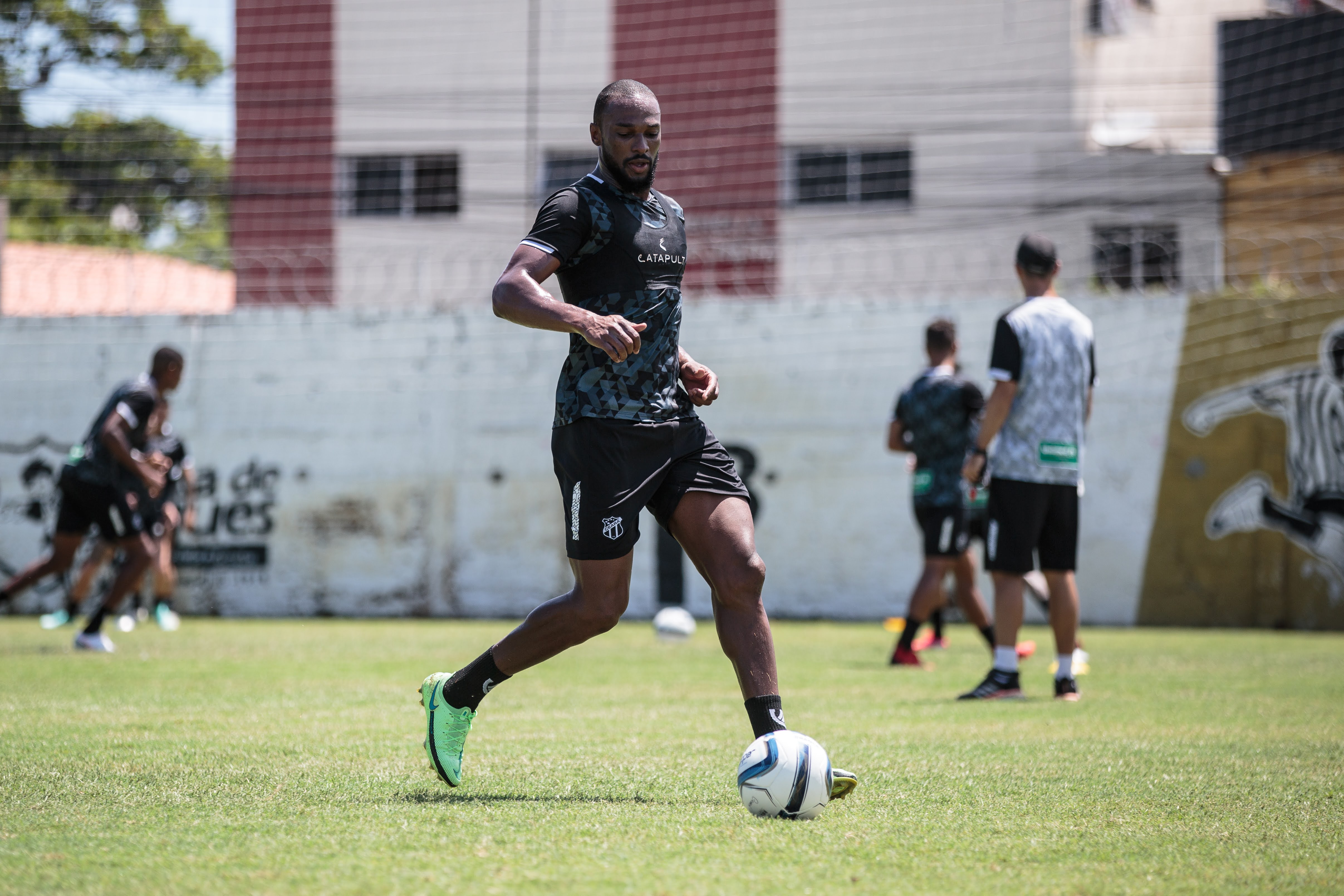 Com atividades em dois períodos, elenco alvinegro fecha sétimo dia de treinos em Porangabuçu