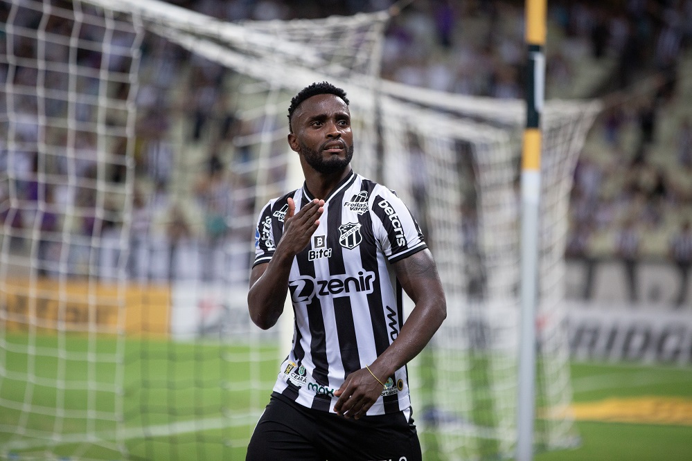 Mendoza pontua sobre sua atual fase com a camisa alvinegra: “Esse é meu melhor momento pelo Ceará"
