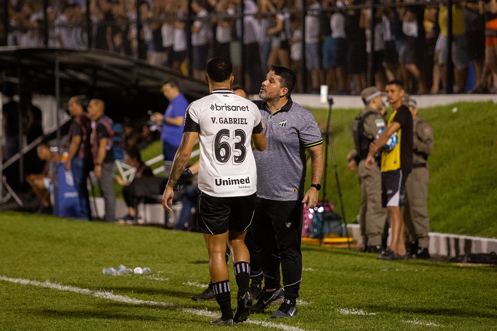 Eduardo Barroca frisa importância da entrega do grupo para vitória contra ABC e projeta decisão diante do Sport